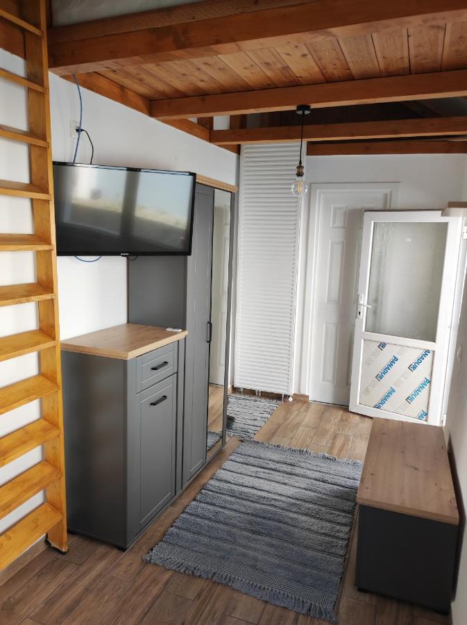 The Little White House Apartment